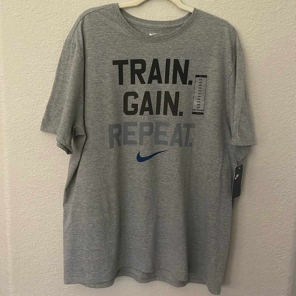 Nike Men's Gray Motivational Tee
